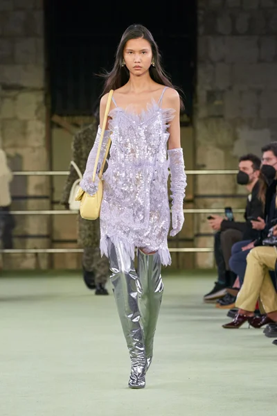 Look 63